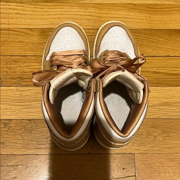 Jordan 1 Nike Kids Camel and White High-Top Sneakers display picture 3